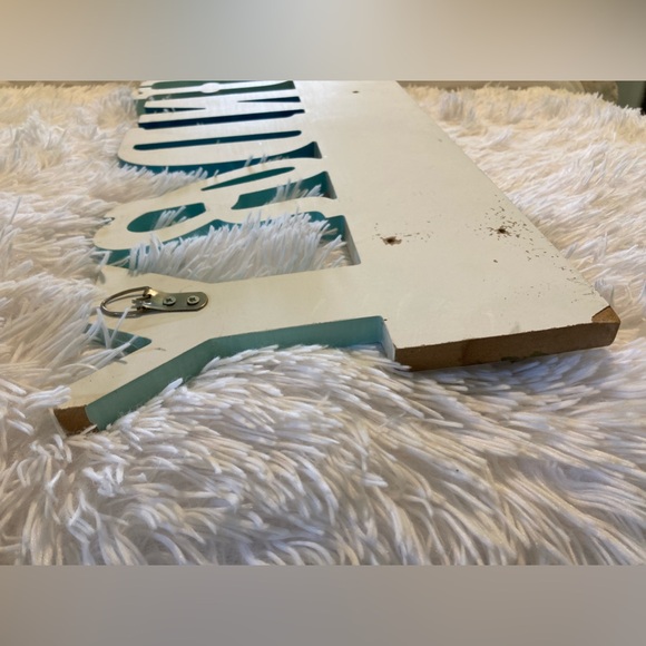 Laundry Sign w/hooks - Picture 5 of 6